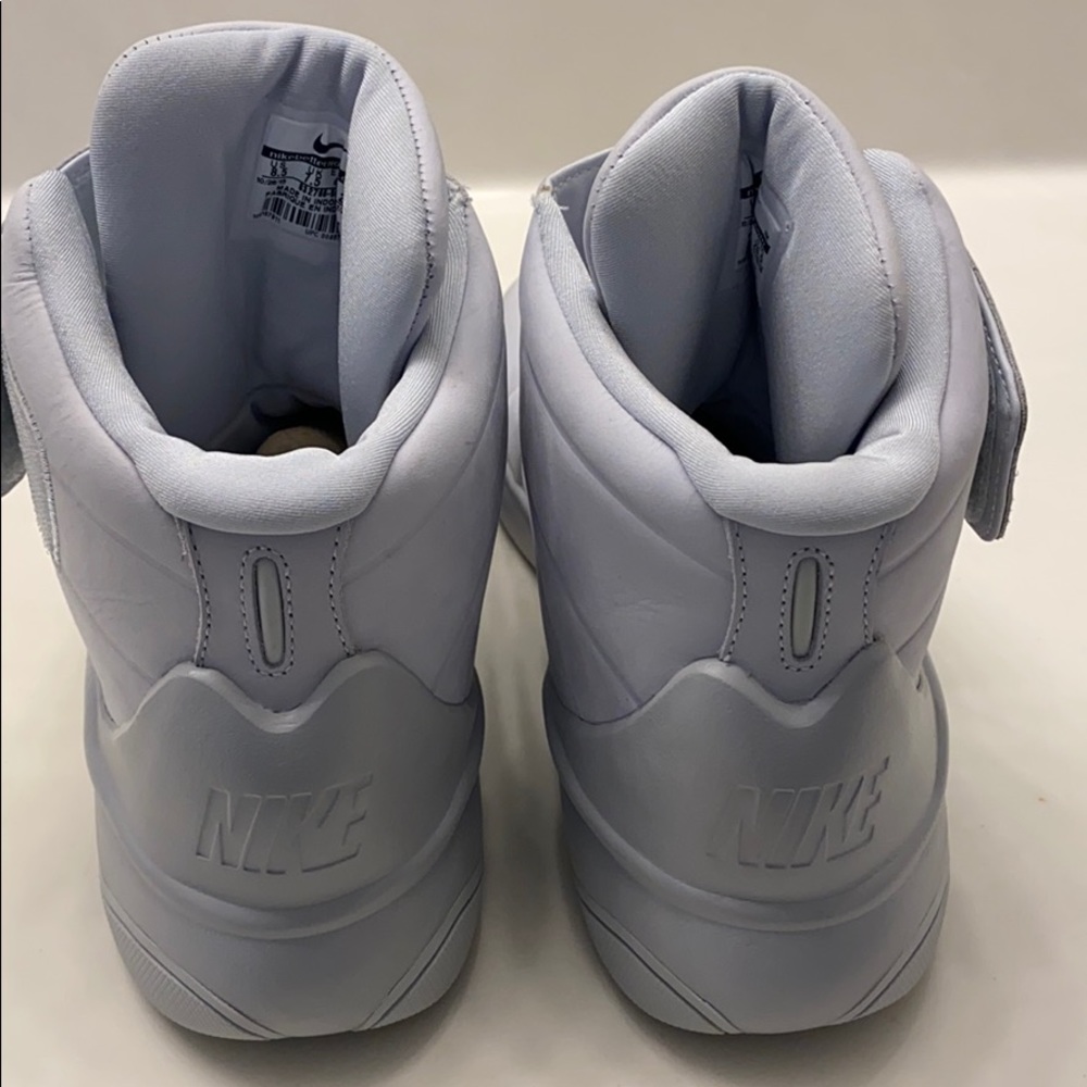 Nike Men’s Basketball Shoes - Picture 14 of 15
